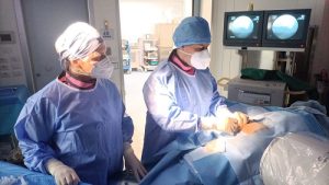 FOTO INTERVENTO Il Dr Guidi in sala operatoria